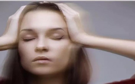 為什么佩戴防噪音耳塞會發(fā)堵難受？