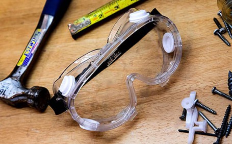 了解勞保眼鏡的分類，保障工作安全和視力健康