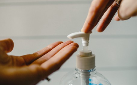 市面上常見的家用消毒液有哪些？75%乙醇消毒液怎么使用？