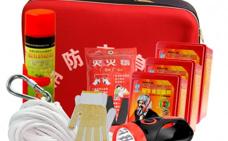 家庭應(yīng)急包應(yīng)該準備哪些物品呢？