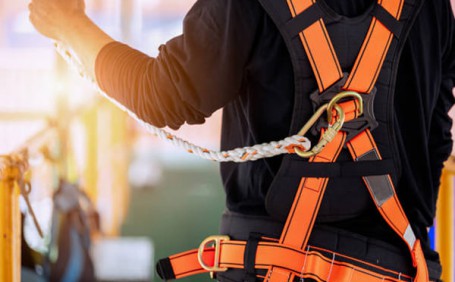 防墜落套裝的使用壽命和價(jià)格：你需要知道的一切