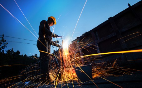 高空焊接工作應(yīng)該如何做好保護(hù)措施