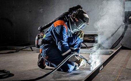 電焊作業(yè)中，哪些勞保用品可以保護(hù)自身健康