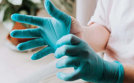 手部防護之醫(yī)用手套材質(zhì)詳解