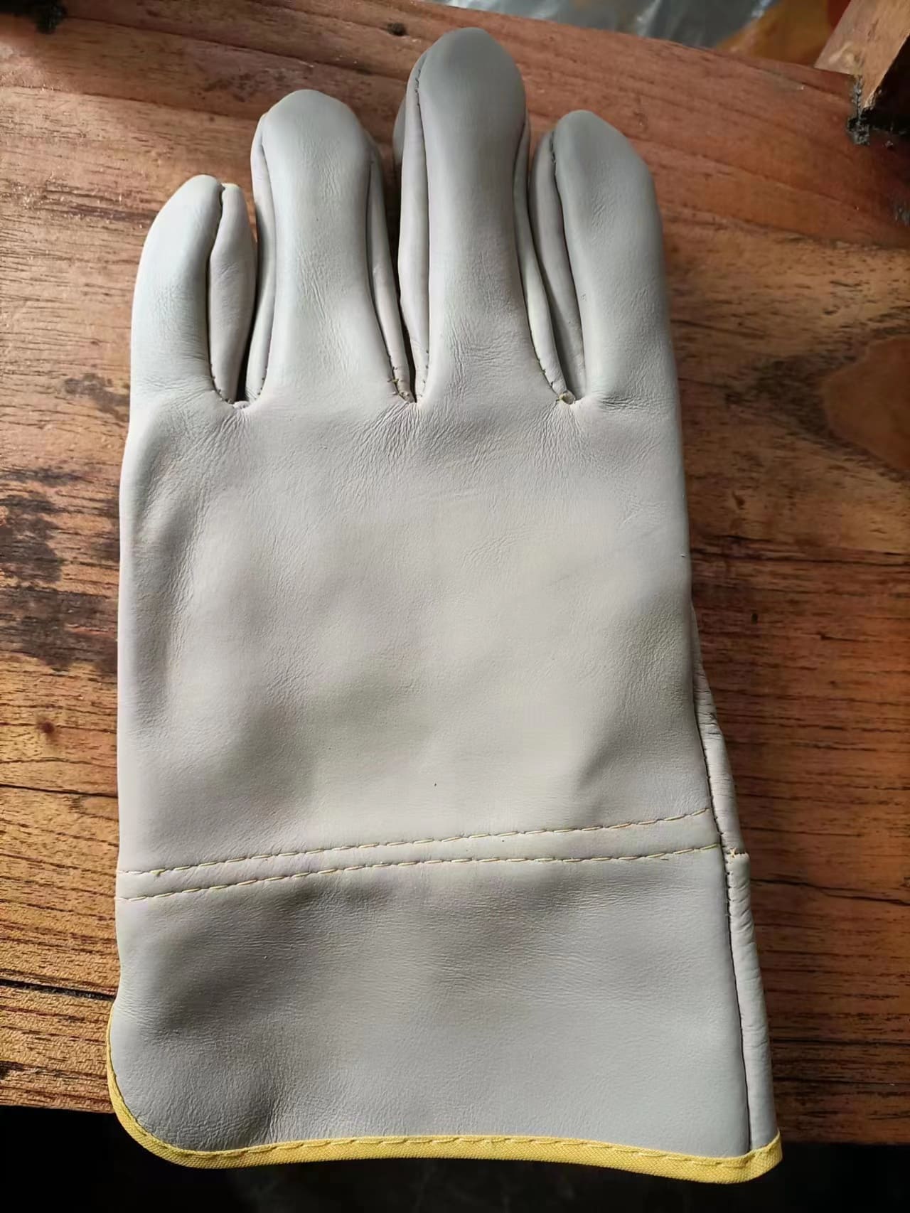 關(guān)于絕緣手套的常見(jiàn)疑問(wèn)