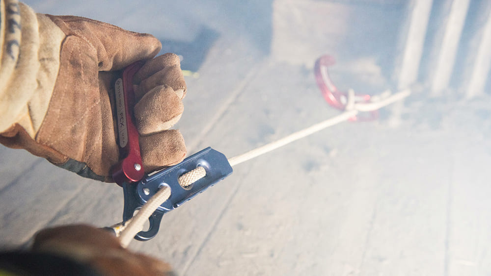 保障生命安全，重視應(yīng)急逃生繩的使用