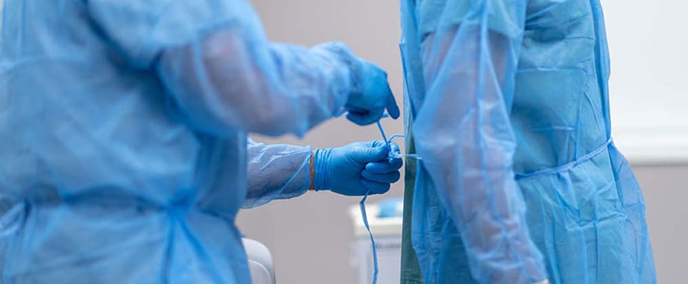 正確使用隔離衣，保護身體免受污染