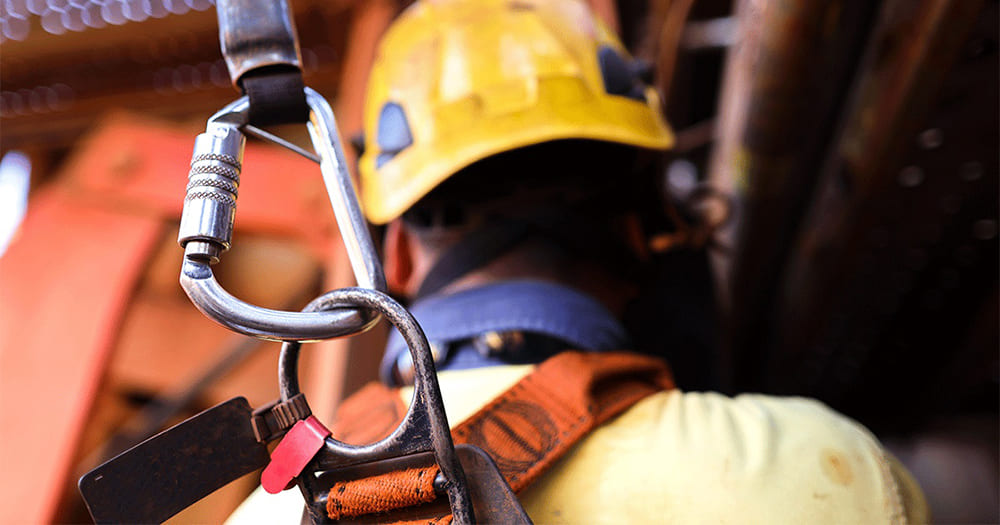 防墜落套裝的使用壽命和價格：你需要知道的一切