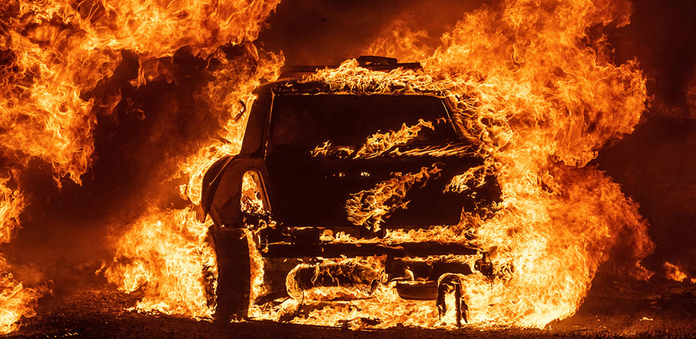 如何正確撲救汽油起火事故：實用技巧與安全須知